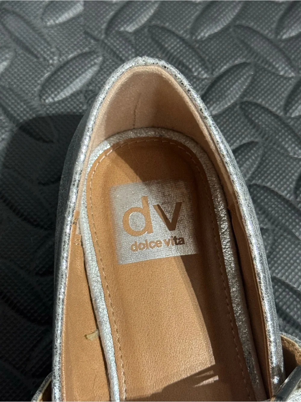 Dolce Vita Marcello Women’s Silver Metallic Mary Jane Flats Size 7